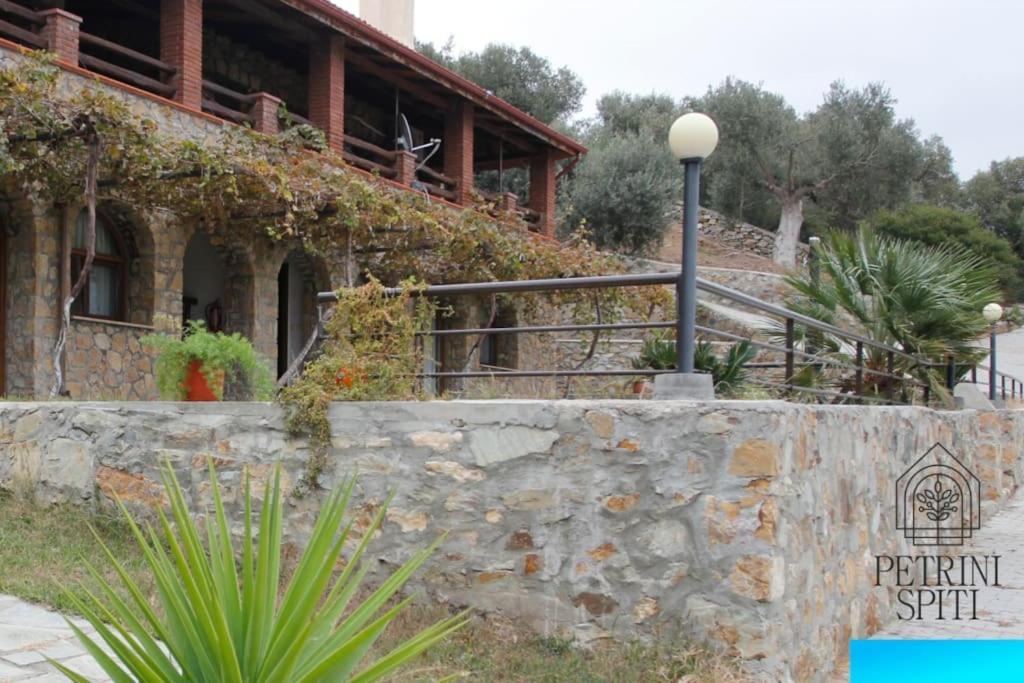 Petrini Spiti Villa Pyrgadikia Exterior photo